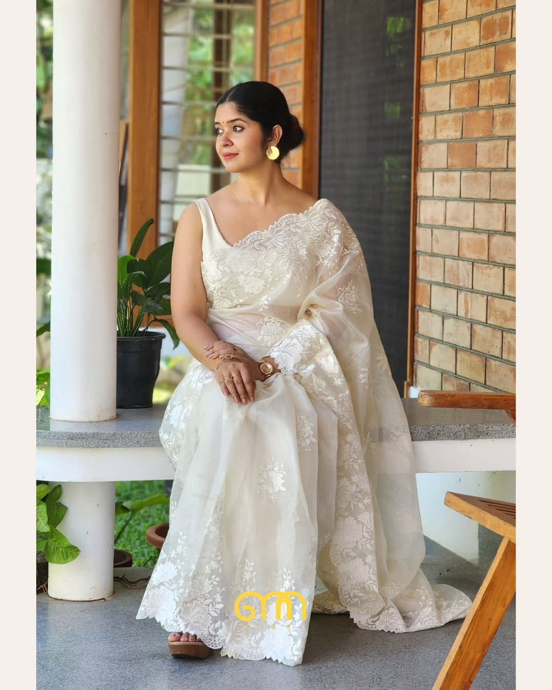 Pure Elegance – White Tussar Kota Saree